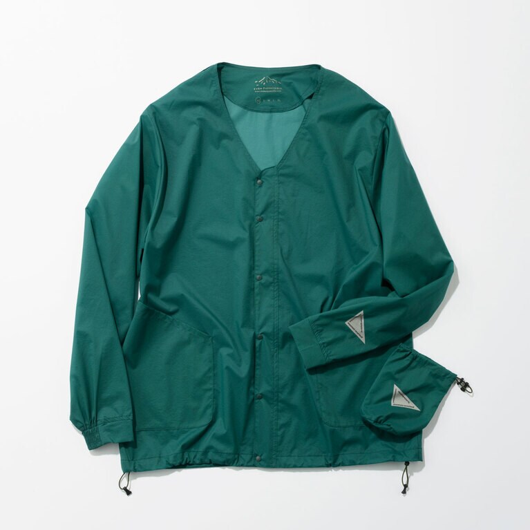 アトリエブルーボトル“ヤッケ カーディガン”／14,300円。