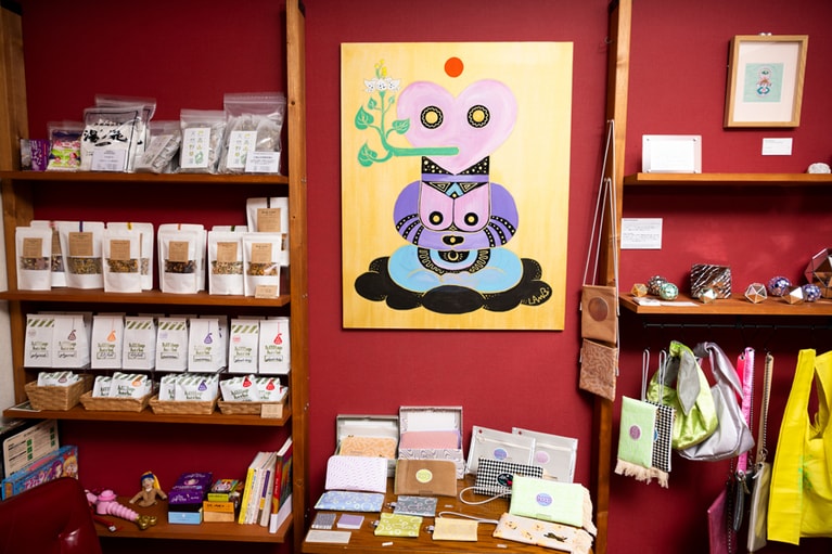 エキゾチックな魅力を持つアイテムが揃っている。