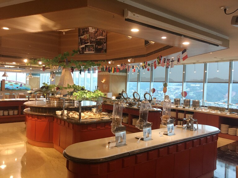 180度基隆港を見下ろせるレストラン。朝食もこちらでいただけます。