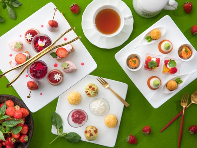 シェラトン都ホテル東京「夏いちごのアフタヌーンティー」。夏に食べる希少ないちごは、適度な酸味と美しい形が特徴。