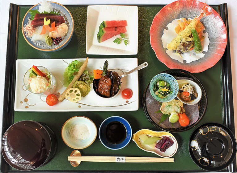 シティプラザ大阪 HOTEL ＆ SPA［大阪／堺筋本町］夕食 彩り御膳。