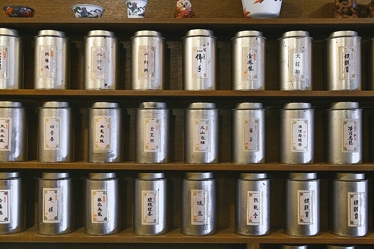 「茗香閣」では、「緑苑」でも扱っている50種もの手作り茶葉を楽しめます。