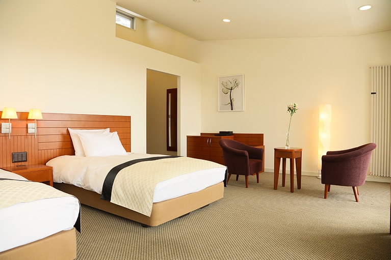 HOTEL KURBIO［群馬／草津温泉］デラックスツインルーム。