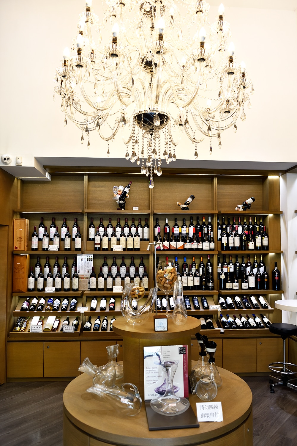 ポルトガルのほか、スペインやハンガリーのワインも取り扱う。