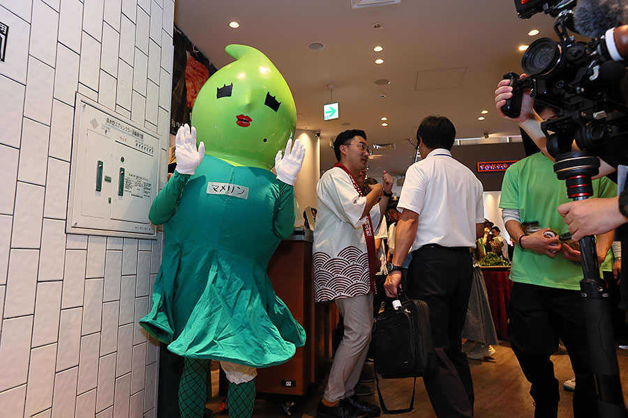 入口では、新潟県長岡の枝豆PRキャラクター「マメリン」がお出迎え。