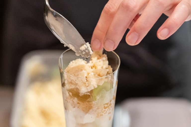 「シャインマスカットとジャスミンのパフェ」2,200円。2024年8月末まで提供予定。