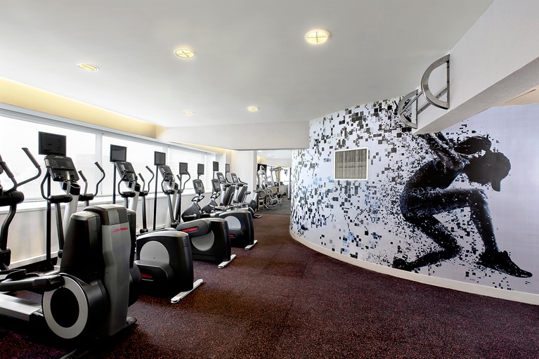 フィットネスセンターは無料で利用可能。