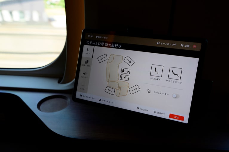 タブレットでリクライニングが簡単にできる。