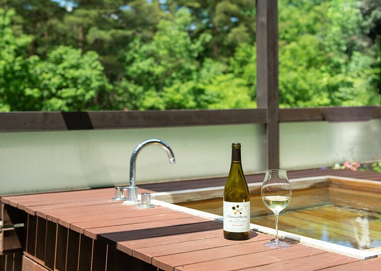 「シャルドネステイ」は2018年7月5日(木)～8月2日(木)の期間、毎週木曜日に開催される。各日1組限定。