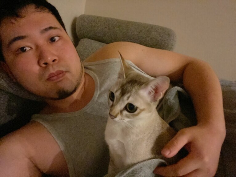 松井ケムリさんとイトちゃん。