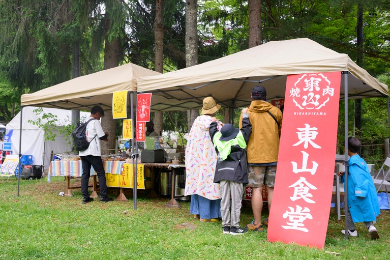 地元の飲食店の味を少しずつ楽しめるのが嬉しい。