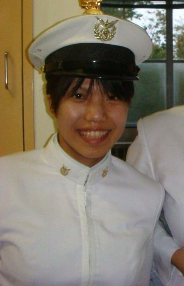  防大生時代、4年生のパレードにて（本人提供）