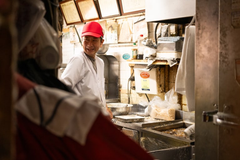 店主の安斎代志範さん。