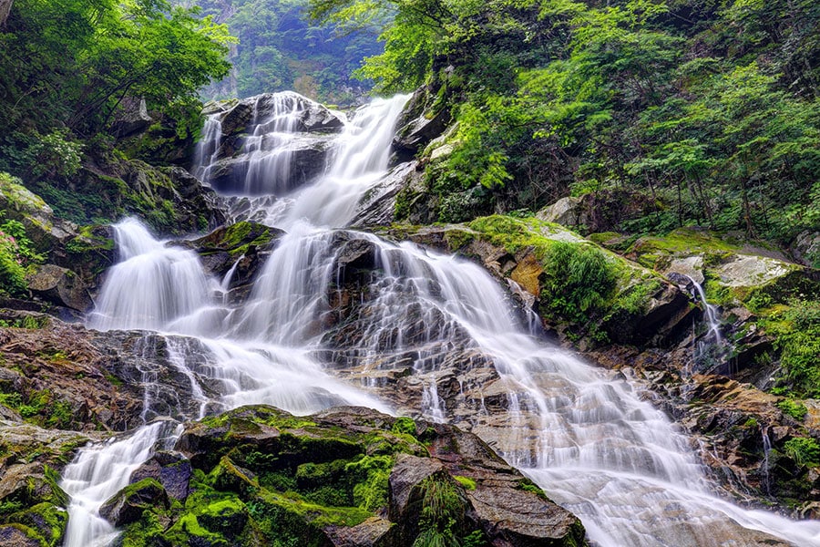 【山梨県】神蛇滝。写真：アフロ
