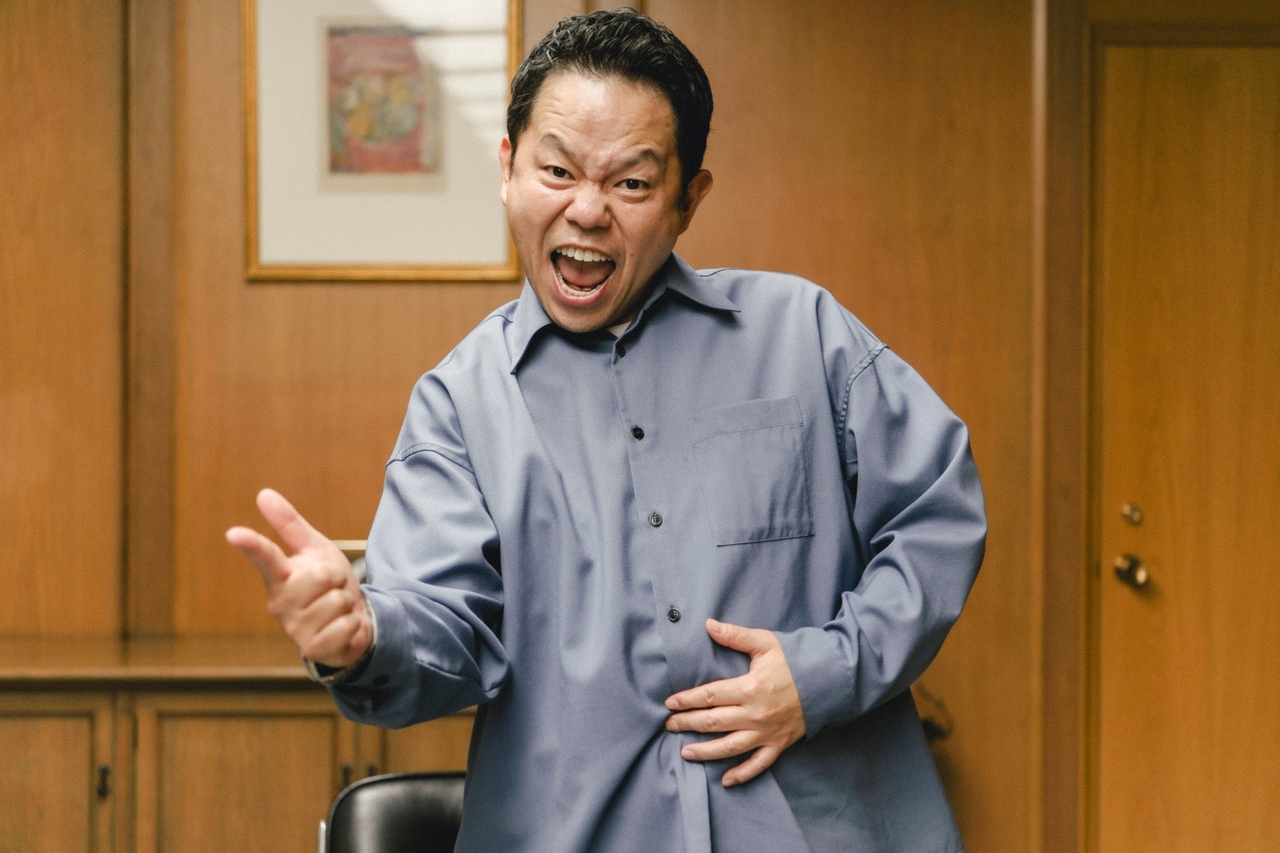 特大のスーをくれたダイアン・津田篤宏さん。