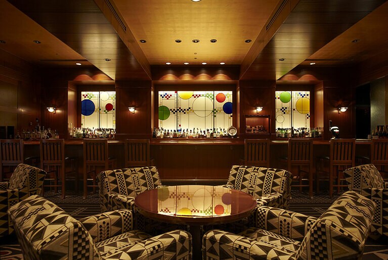 風格ある空間の「オールドインペリアルバー」。