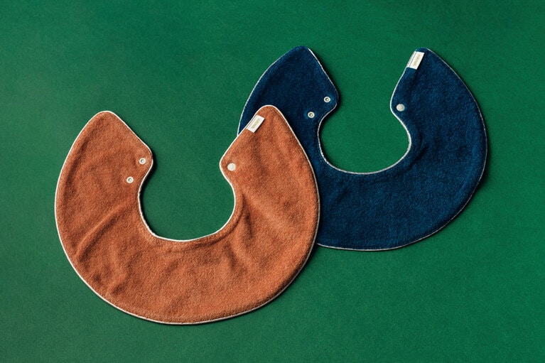 スタイ メレンゲ W32.5×H10.5cm（首まわり約25～28cm） 各3,850円／マールマール