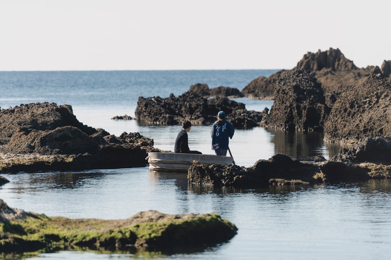 佐渡・宿根木に残る原風景に魅せられて。俳優・工藤阿須加さんと江戸時代にタイムスリップ【通いたくなる島、佐渡】
