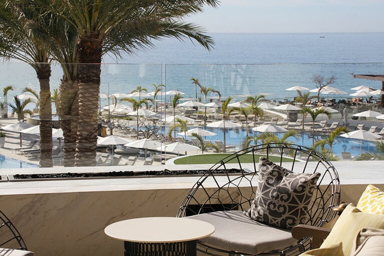 ワインを片手に読書でも。