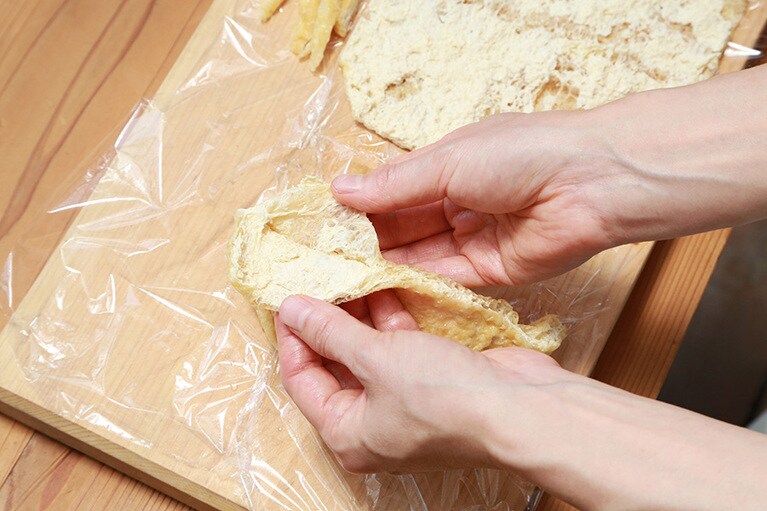 丁寧に広げる。