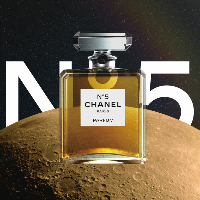 100周年を迎える伝説の名香、シャネル N°5。©CHANEL