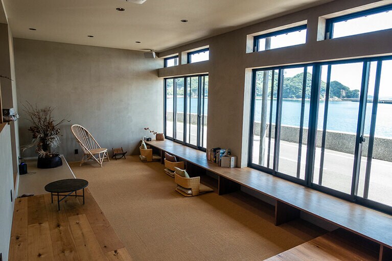 2階よりも目線が低いため、より臨場感たっぷりに海景を楽しめる。