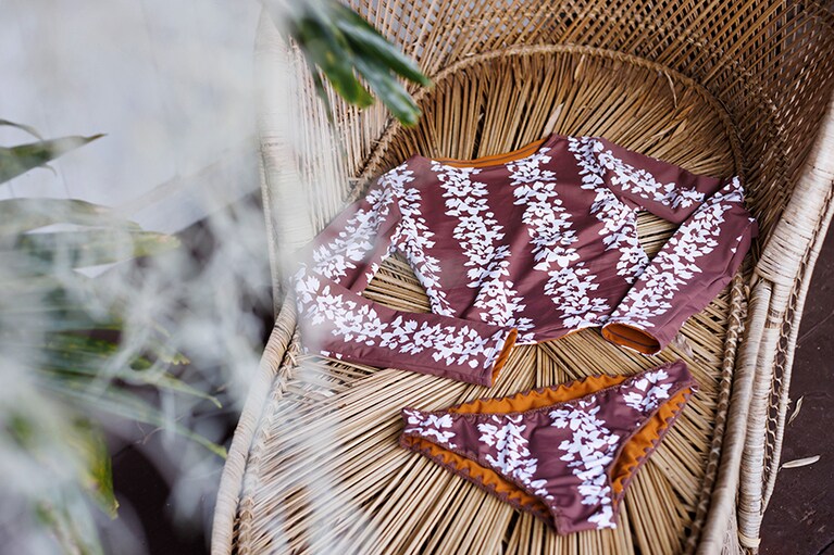 ジュリーさんがローンチしたブランド「ポッシュ・プア」のスイムウェア。トップ 84ドル、ボトム 84ドル。