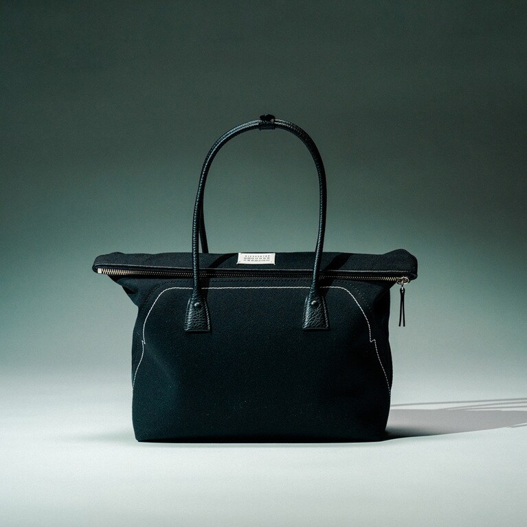 H29×W44×D11.5 cm 260,700円。／Maison Margiela