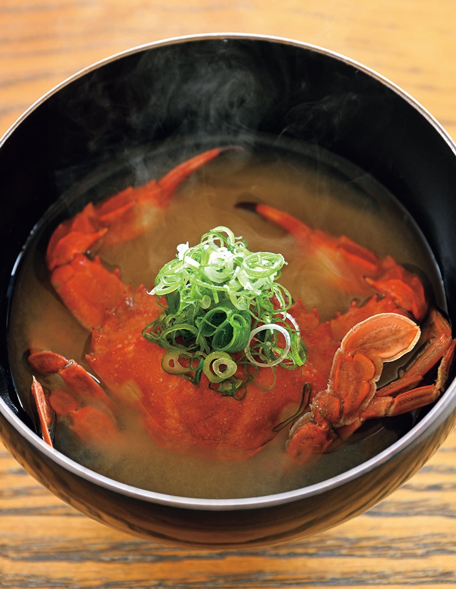 和食の味噌汁にはガンツウと呼ばれるイシガニが入ることも。