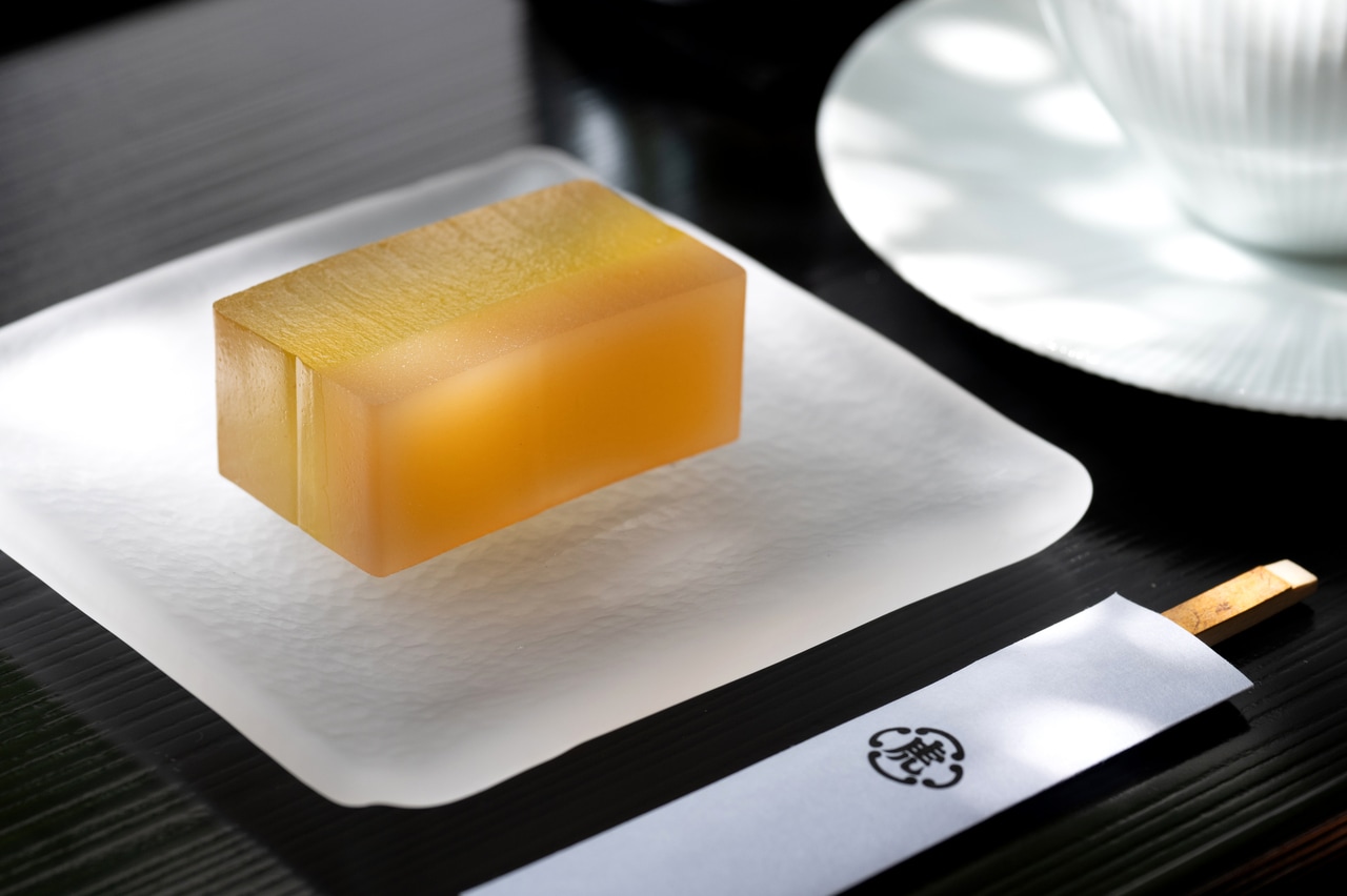 初秋に似合う美しい色合いのお菓子。