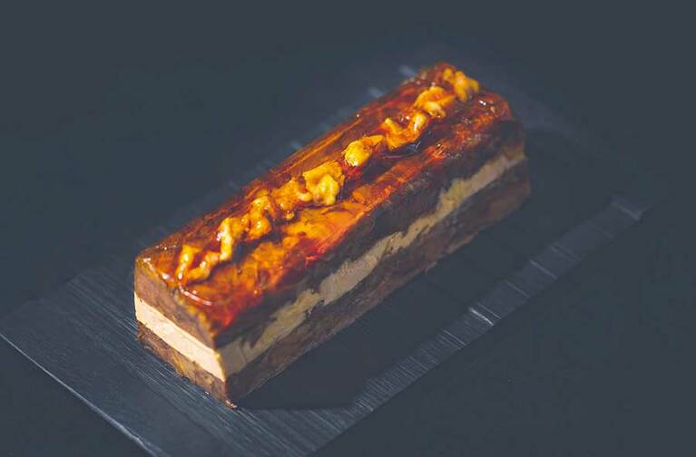 ELEZO PARTY「短角牛とフォアグラのプレッセ・ガトー」300g 3,200円。