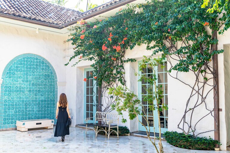 ブルーのタイルが美しい。Photo: Uchida Hisashi