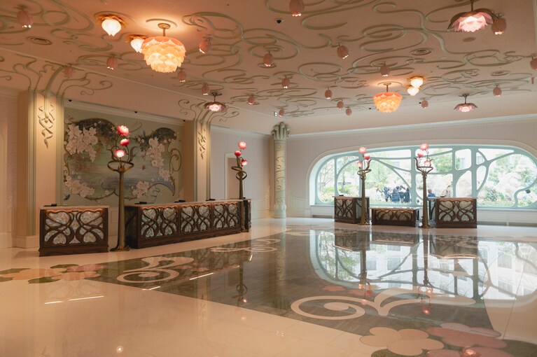 「ファンタジーシャトー・ラウンジ（レセプション）」