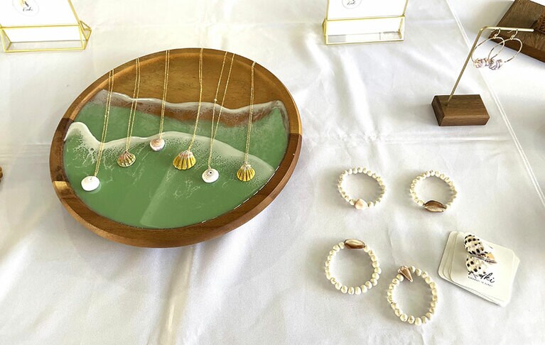 ジュエリーブランド「Kuiki」のアクセサリー。