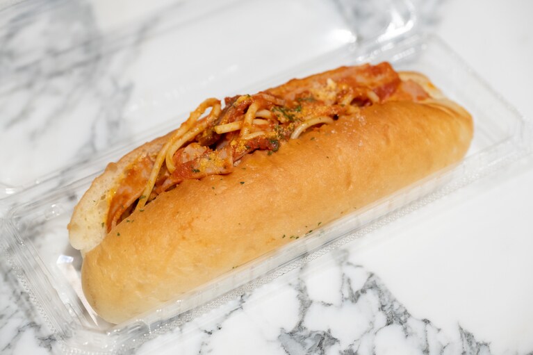 こちらは従来の「ナポパン」。