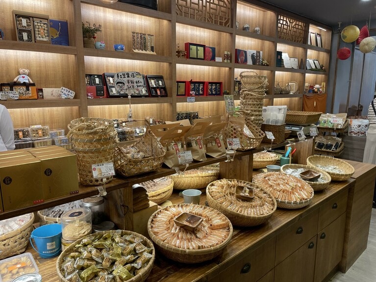 試食でお腹いっぱいになりそうなほど試食をすすめてくださいます。それだけ商品に自信があるということなのでしょう。