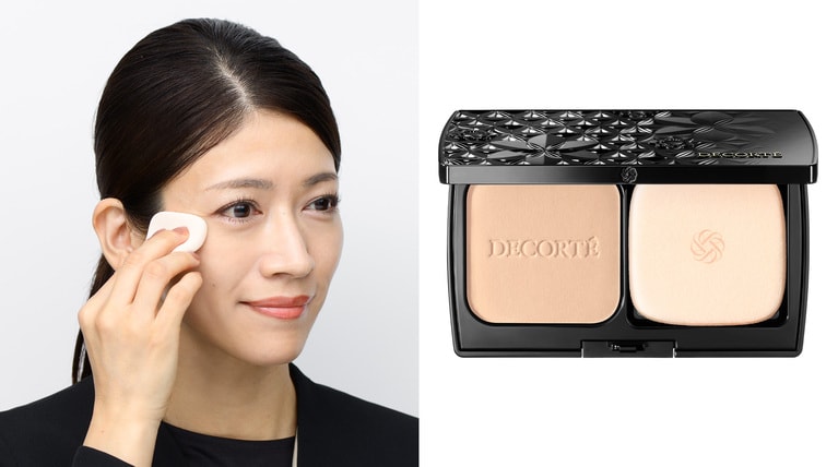 コスメデコルテ ビューティコンサルタント MAIさんがパウダーファンデの正解の塗り方を指南。