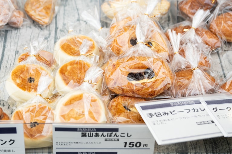 「SUZUKIYA」のオリジナリティあふれるパンにもファンが多い。