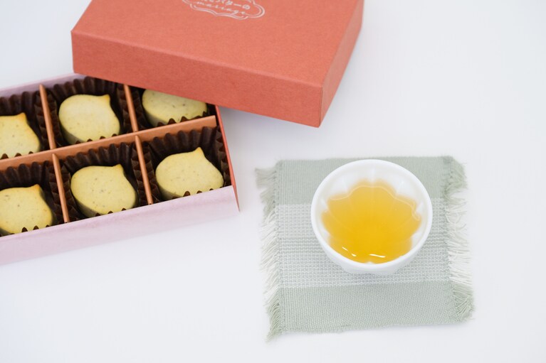 上品な栗の味には上質な加賀棒茶を合わせて。