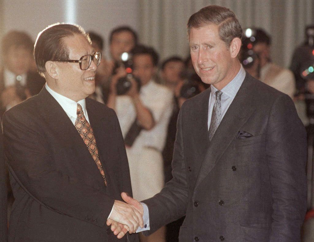 「皇太子はいい顔しませんでした」チャールズ国王が初めて採用した“アジア人秘書官”の経歴とは 写真 10枚目