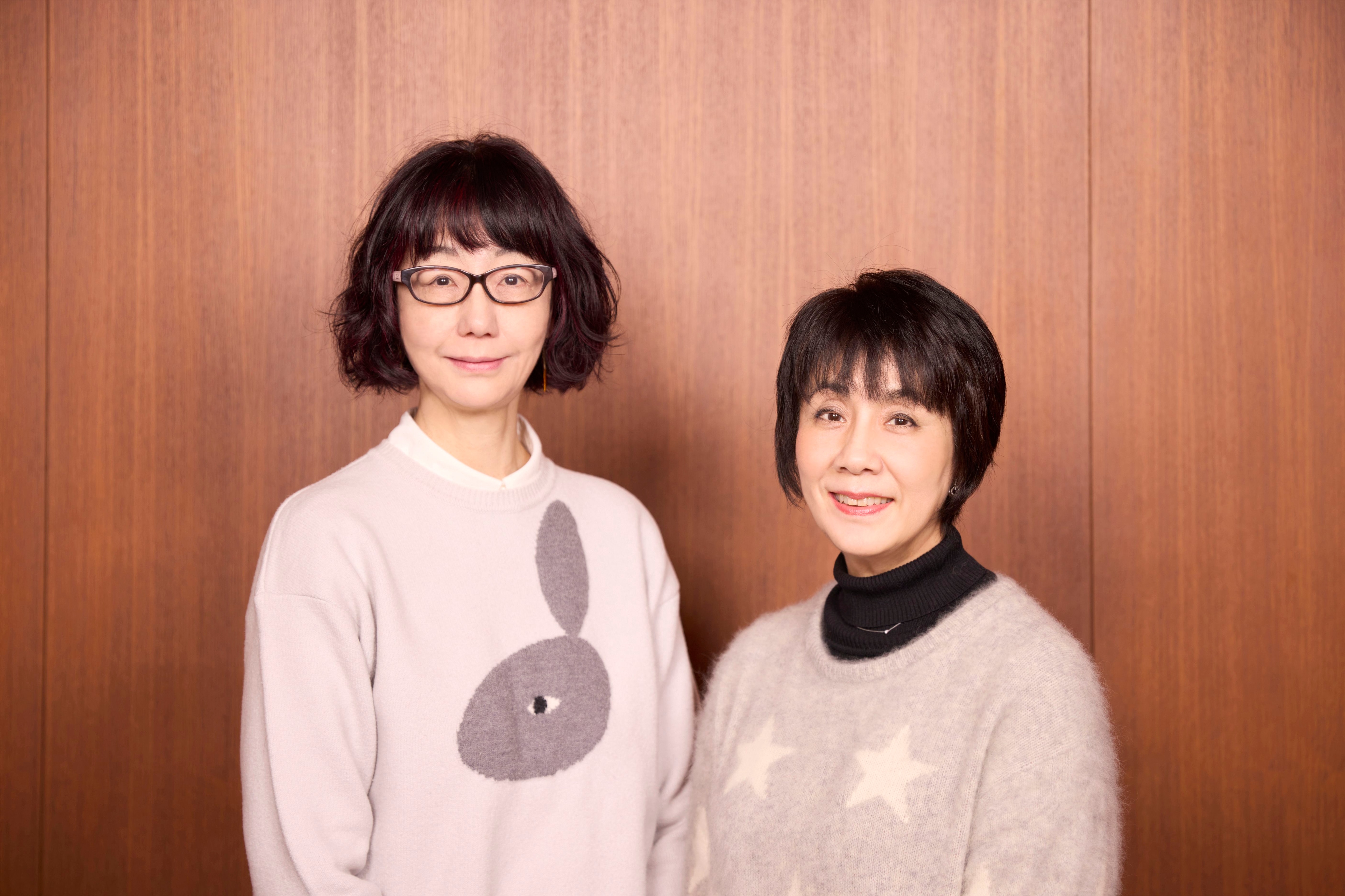 小池真理子さん（右）と川上弘美さん　©文藝春秋