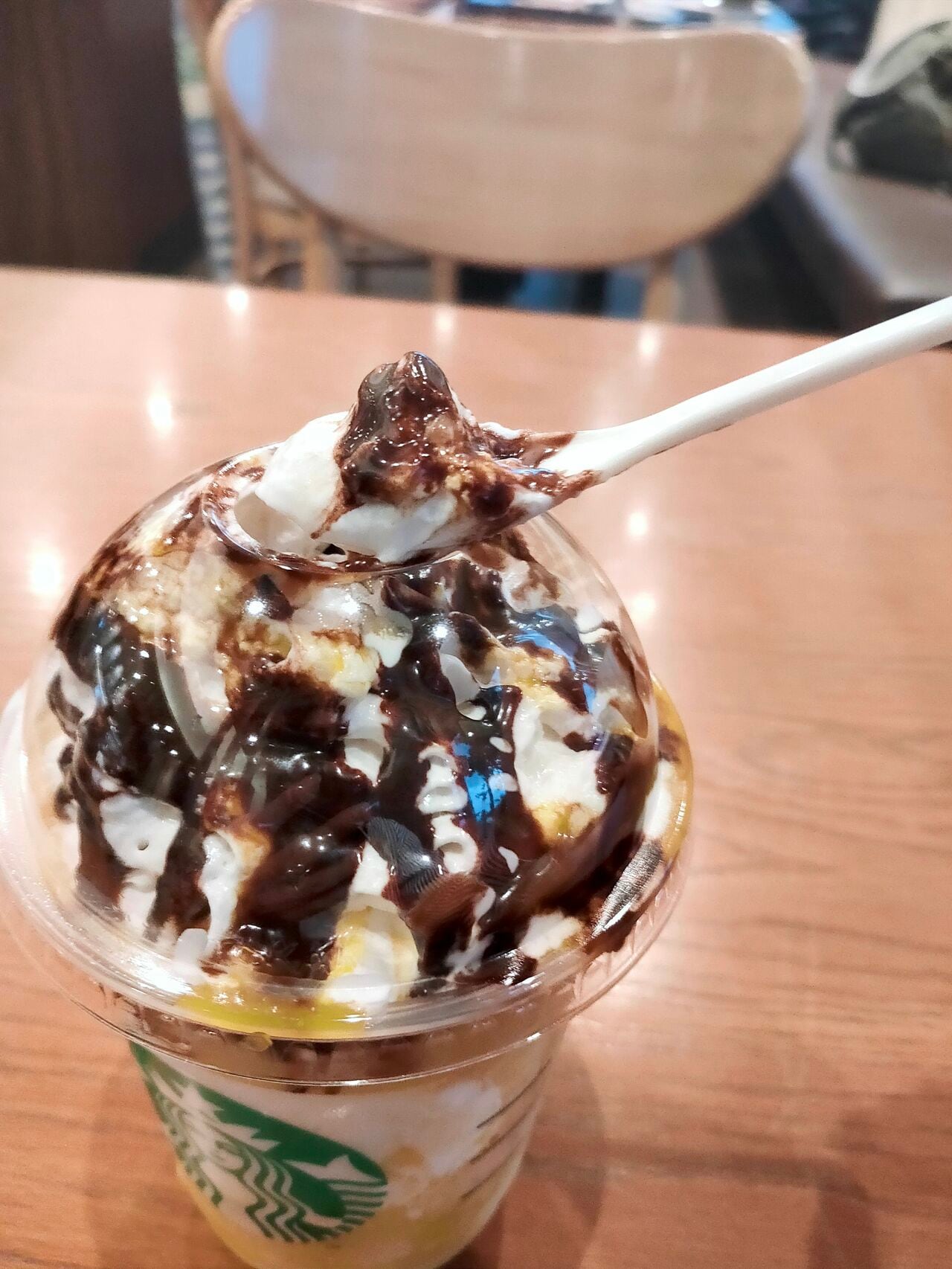 「大阪 めっちゃ くだもん クリーム フラペチーノ」