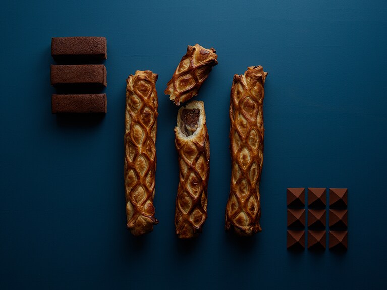 ブラウニーバトンパイ各432円。