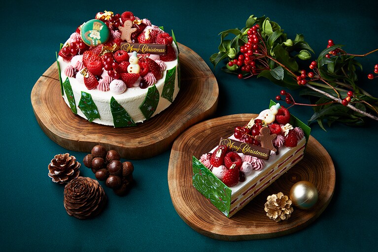 シャングリ・ラ 東京「ストロベリーショートケーキ」（Sサイズ 直径15×7.5cm／6,800円、Lサイズ 直径19×7.5cm／9,900円）。