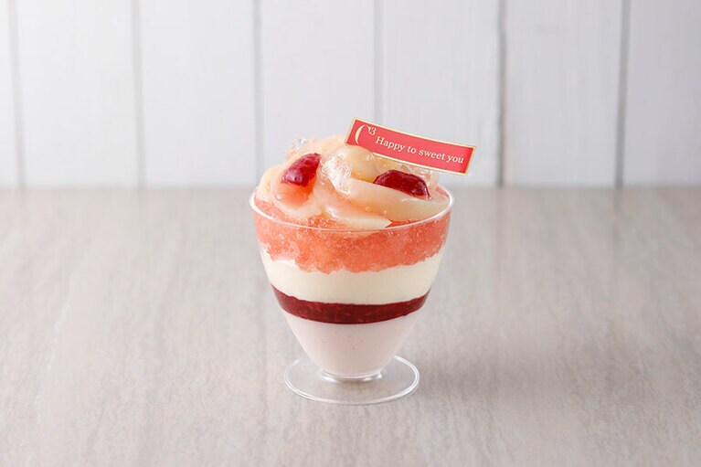 「桃のティラミス」カップ 594円／ティラミス スペシャリテ シーキューブ
