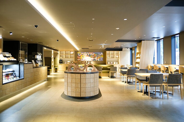 OMO5金沢片町の館内は、心がほっこりと癒やされるような、温もりを感じる空間が広がっています。