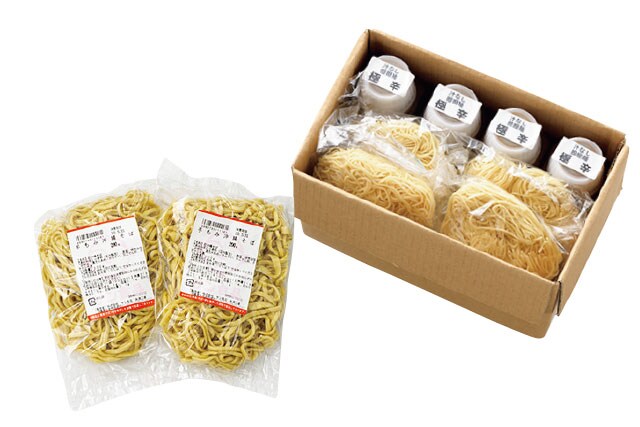 手もみ沖縄そば 200g 140円(税込)／サン食品、汁なし担々麺 4食入り 2,100円(税込)／きさく