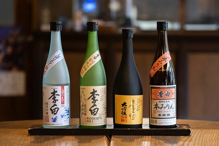 左から、【冬季限定】李白 純米吟醸しぼりたて720ml 1,760円、李白 純米吟醸WP720ml 1,925円、李白 純米大吟醸 720ml 3,300円、李白 純米本みりん720ml 1,210円。