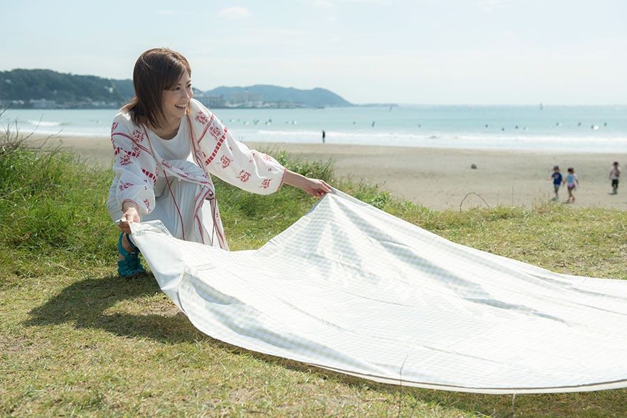 海が見えて、座り心地のよさそうな場所に……。