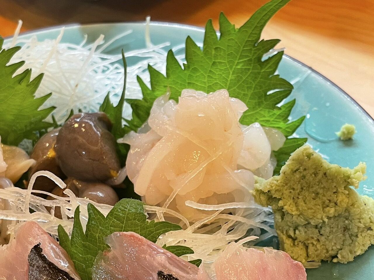 醤油は少な目で素材本来の味を噛みしめる